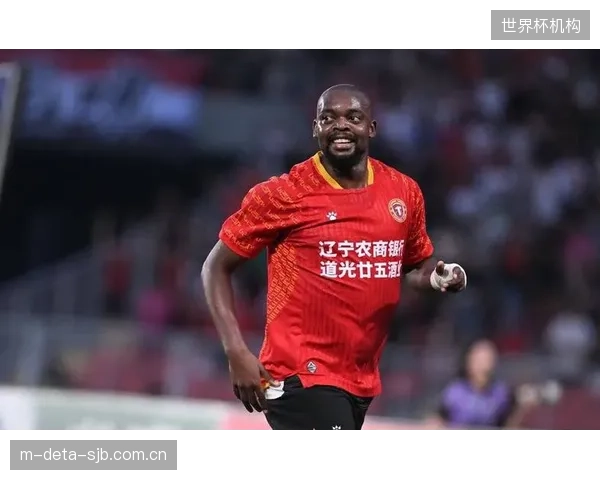 热菲尼奥在比赛中贡献关键传射，但其不冷静的脱衣庆祝行为导致球队最后时刻少打一人。